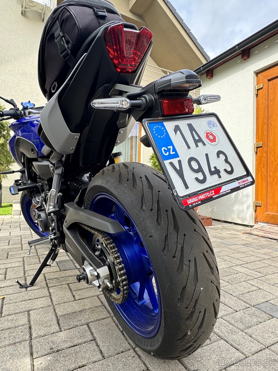 YAMAHA MT - 4