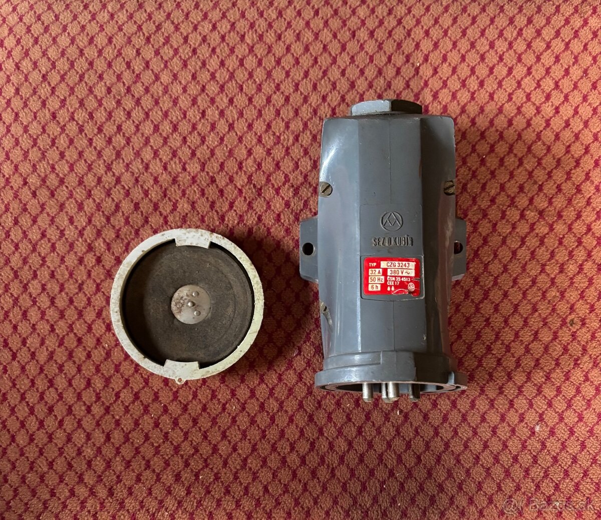 Zásuvky,Zástrčky - 4