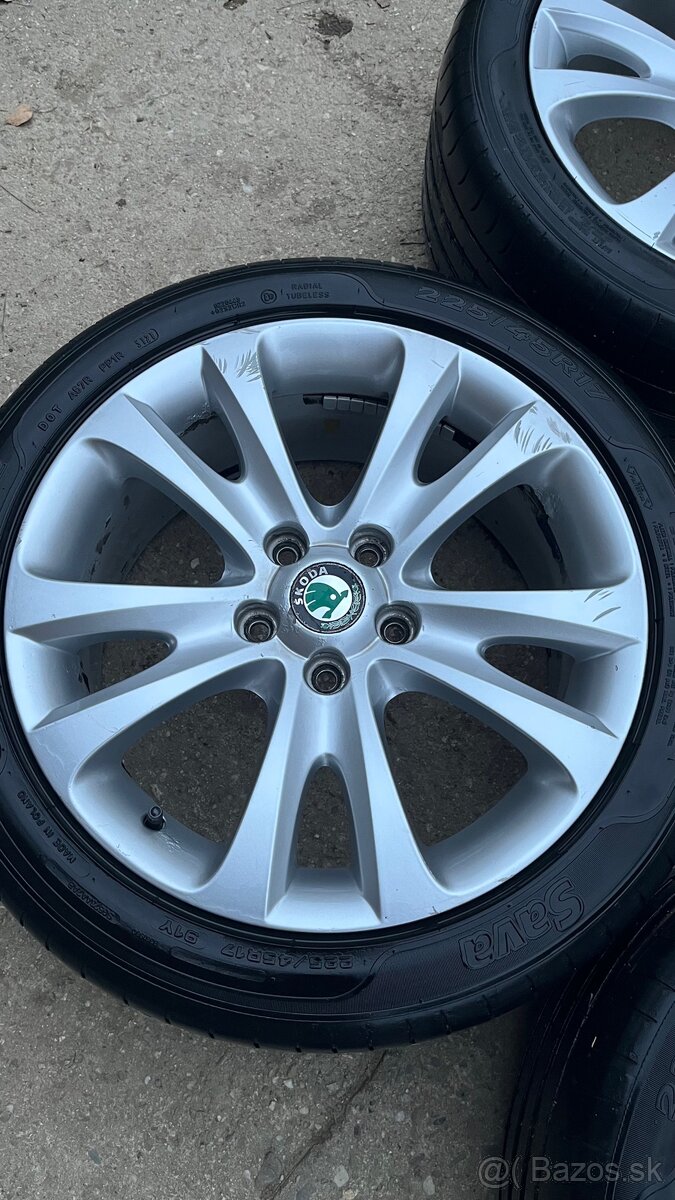 Originálne disky Skoda R17 + pneu - 4
