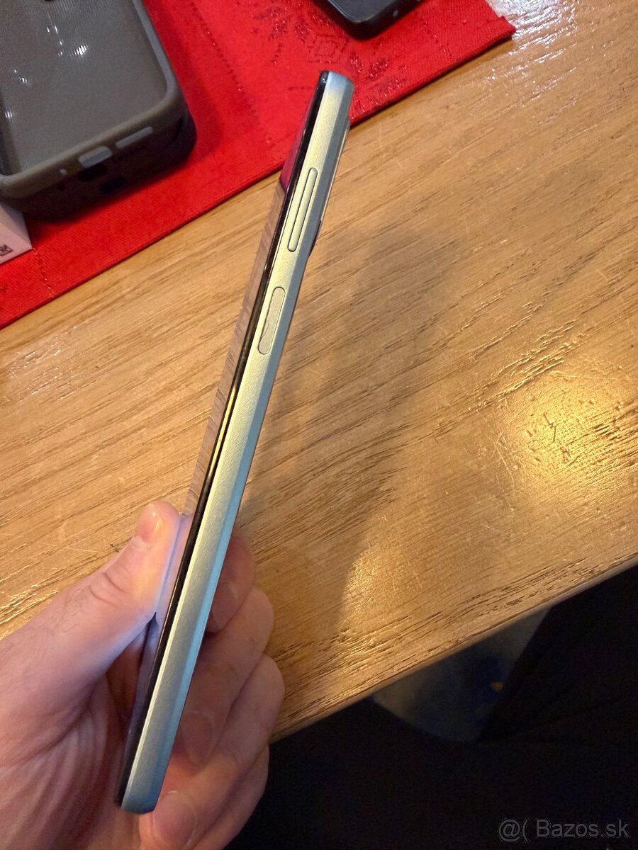 Motorola Moto E32s 4 GB / 64 GB Dual Sim - 4