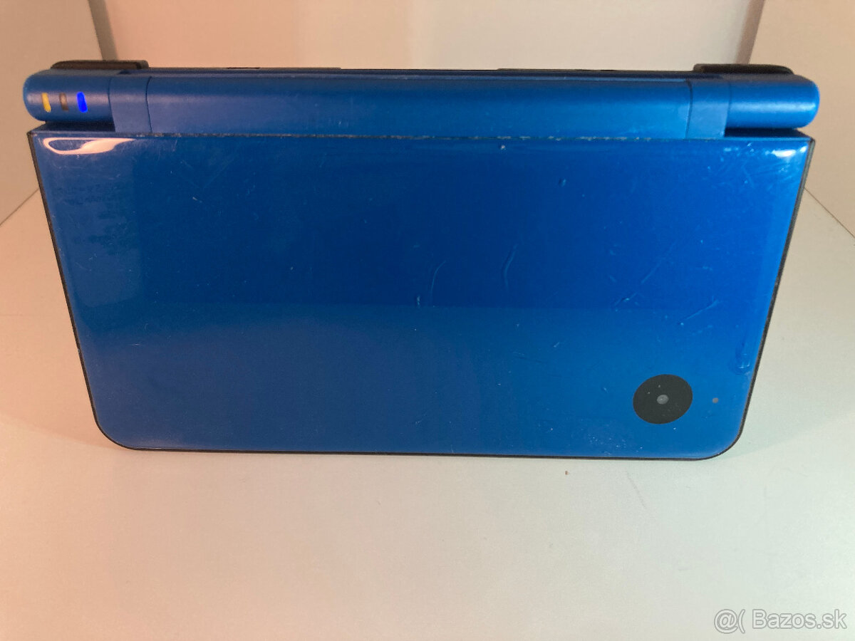 Nintendo DSi XL - 4