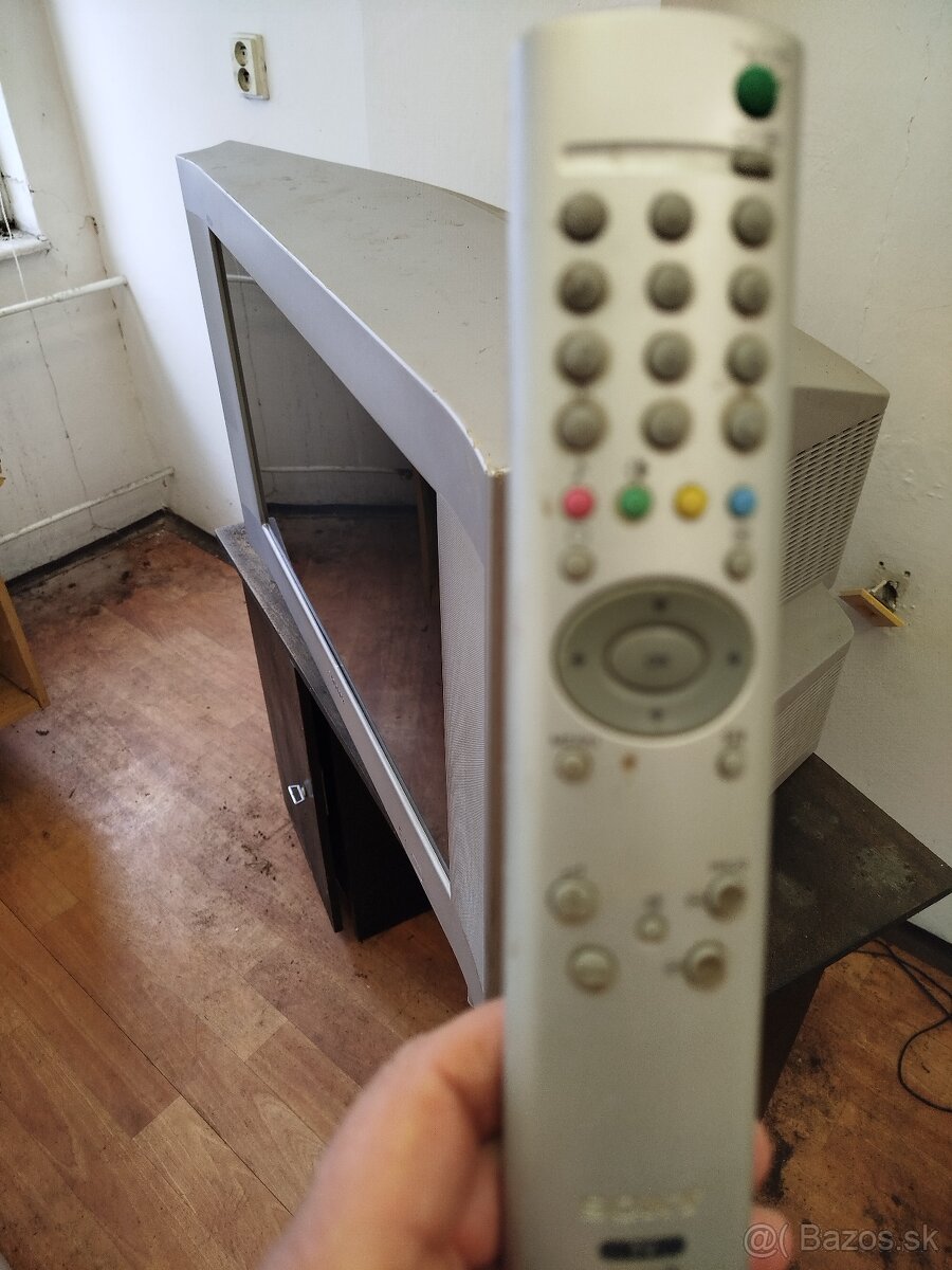 Predám Sony trinitron KV-32CS70K - 4