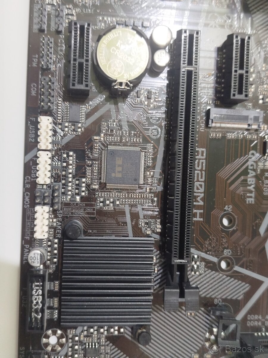 Predám základnú dosku Gigabyte A520M H (micro-ATX, socket AM - 4