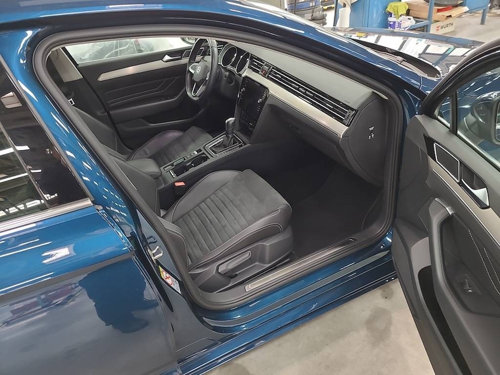 Volkswagen Passat Variant 2.0 TDI EVO Elegance DSG - 4