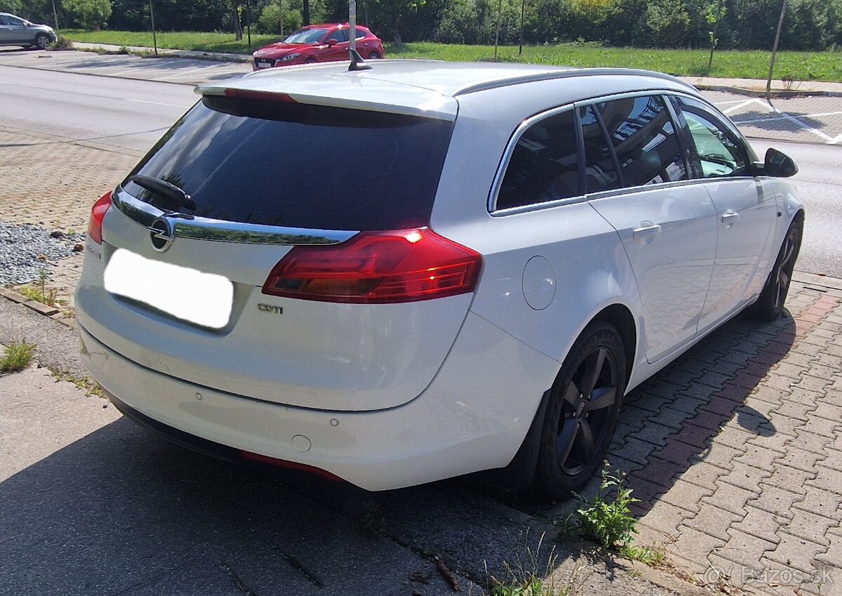 Insignia Sports Tourer SW - 4