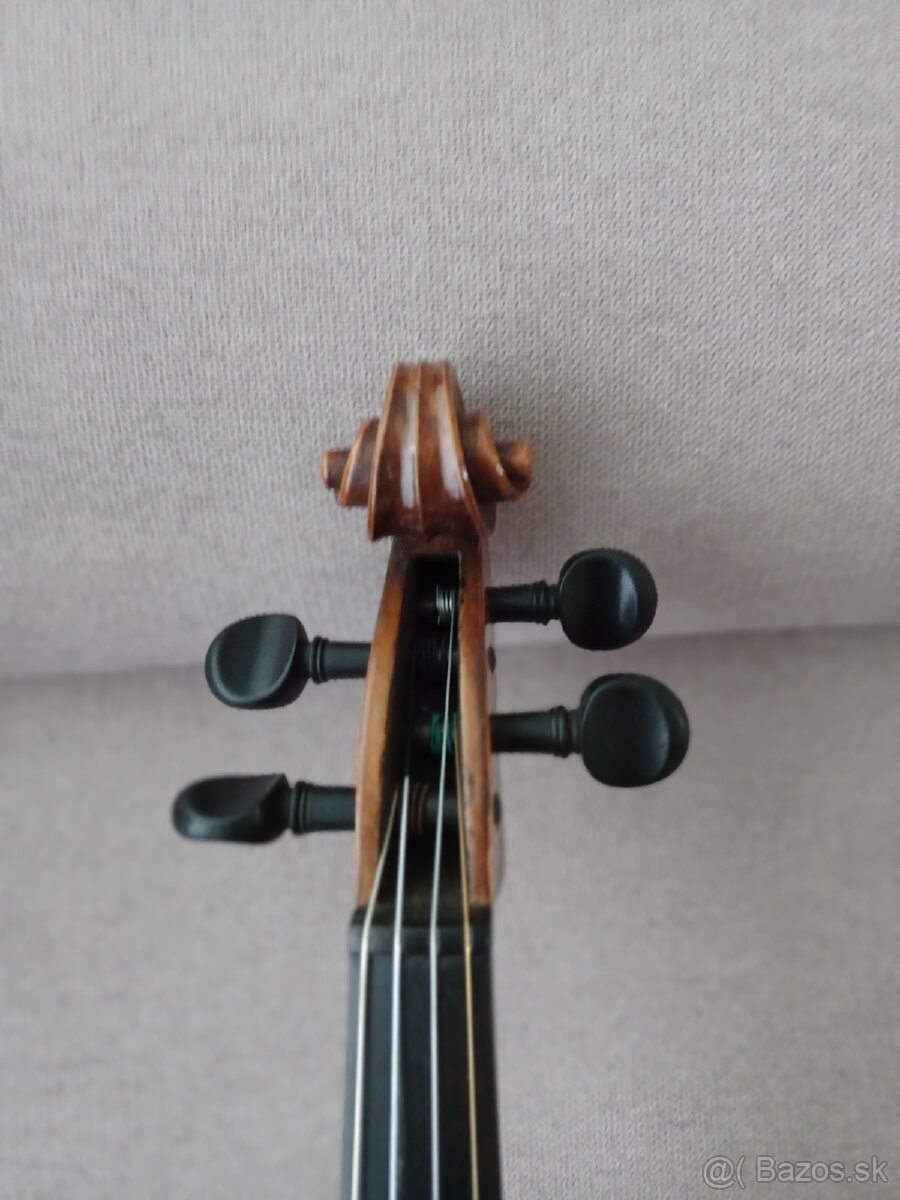4/4 husle - 4