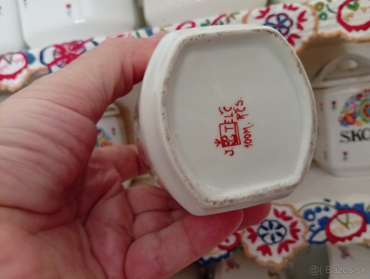 hrnčeky ku koreničkám kúpim - 4