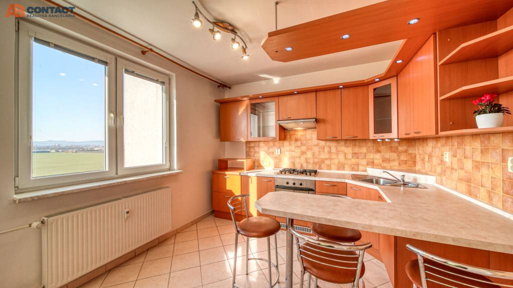 Na predaj priestranný štvorizbový byt s dvoma kúpeľňami - 4