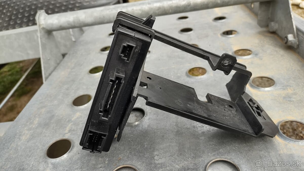 TOUAREG 7L 8E0907383A RJ Ťažné zar. - 4