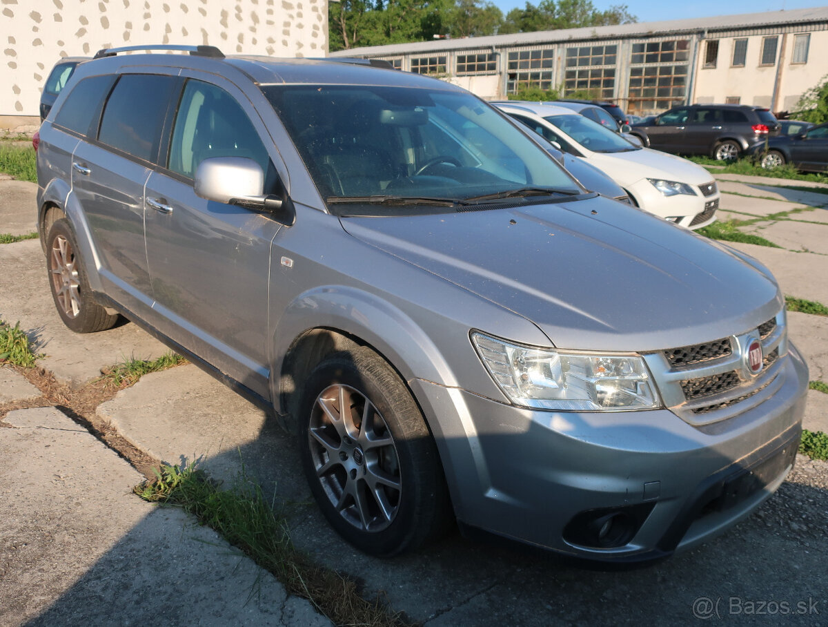 Fiat Freemont 2016 2,0JTDm 4x4, 7-miestny, NAVI, park.kamera - 4