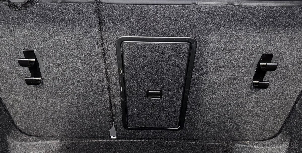 Držiak dáždnika pre rôzne modely áut - 4