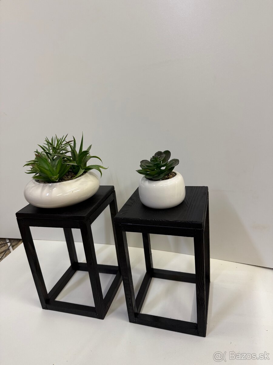 Sada drevených stojanov na kvety . - 4