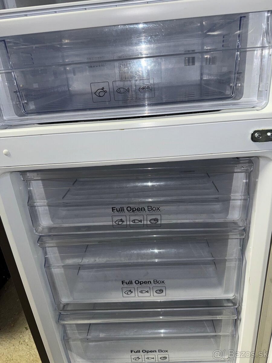 Predám kombinovanú chladničku Samsung - 4