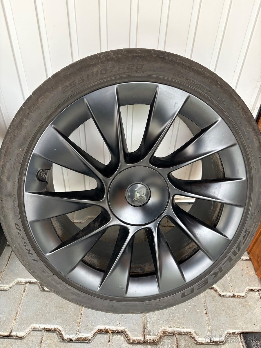 Predám Induction 20” originál Tesla Y kolesá 20x9,5J 5x114 E - 4
