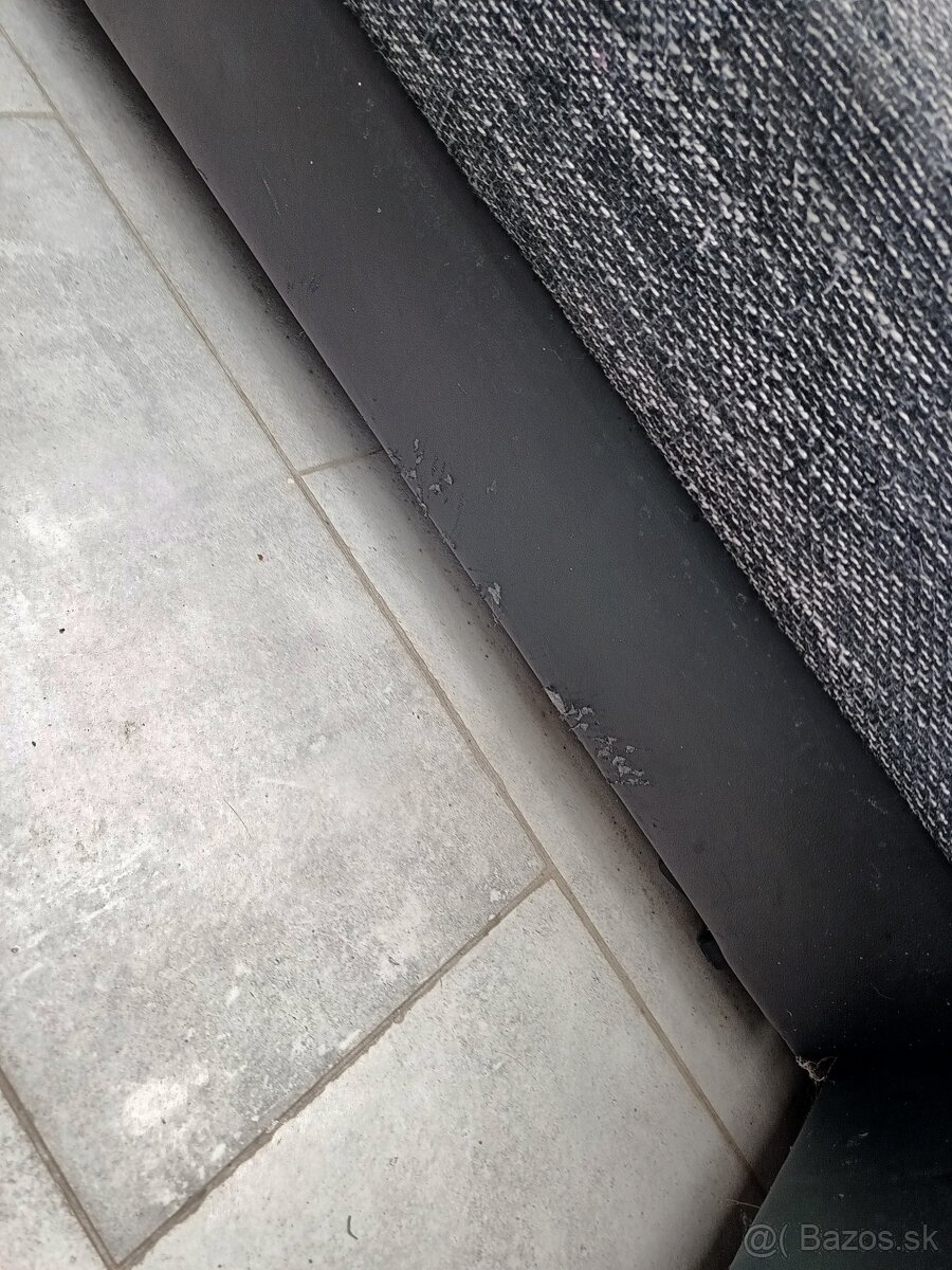 Sedačka so stolíkom - 4