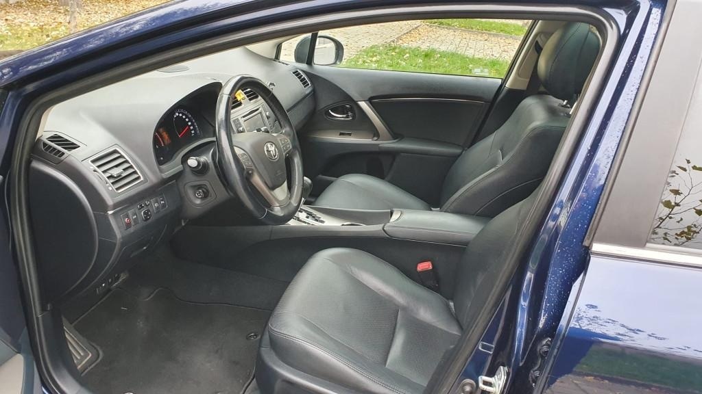 Toyota Avensis Combi 2012 Automatic - 4