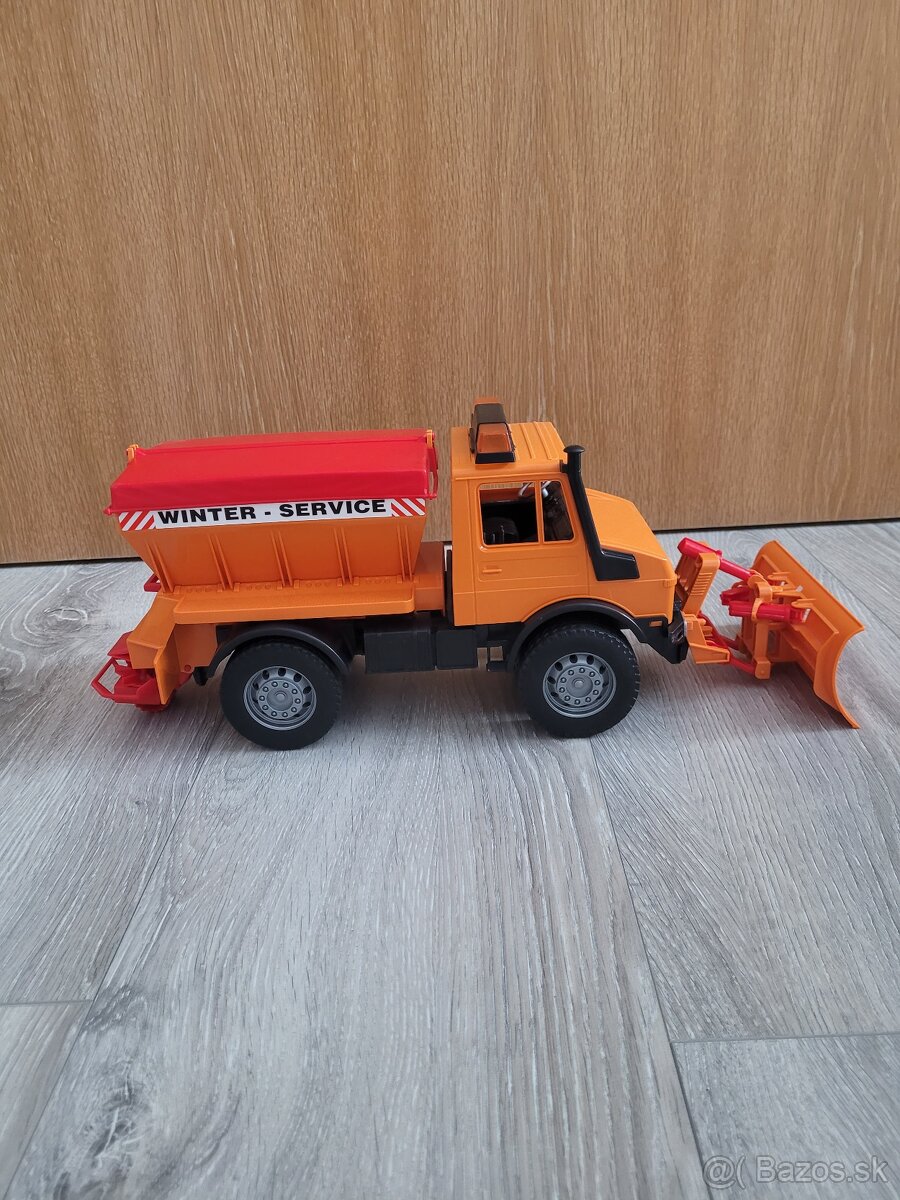 Bruder posypacie auto - 4