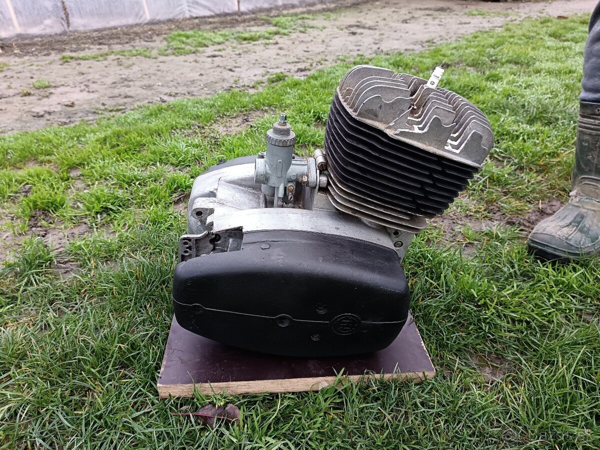 Motor do ČZ 175 - 4