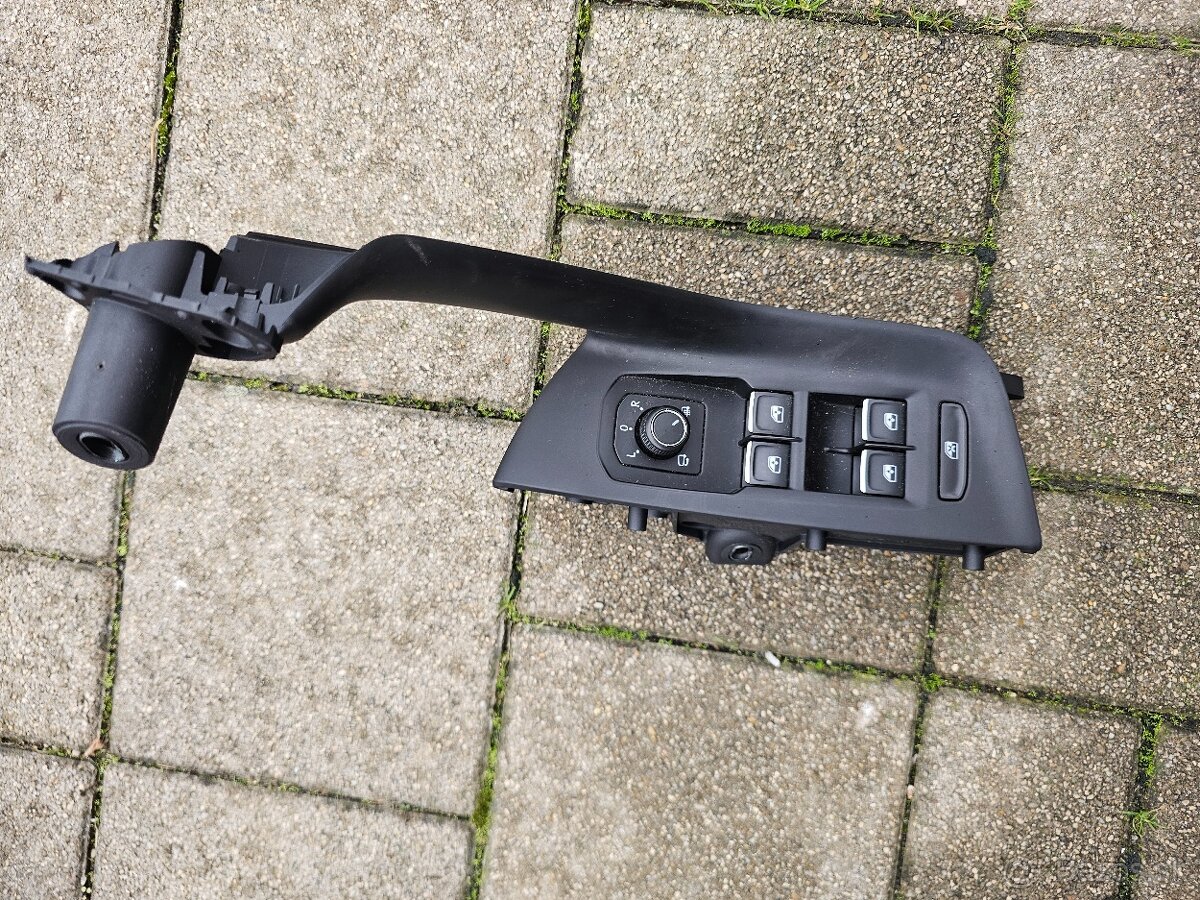 Volkswagen Passat B8 šoferov tapacír - 4