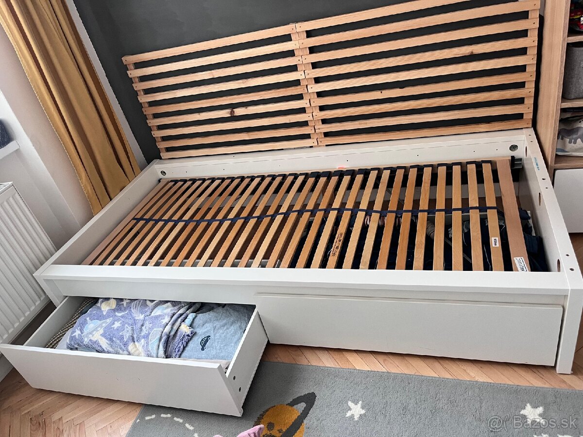 Postel + rošt + drevená zastena - 4