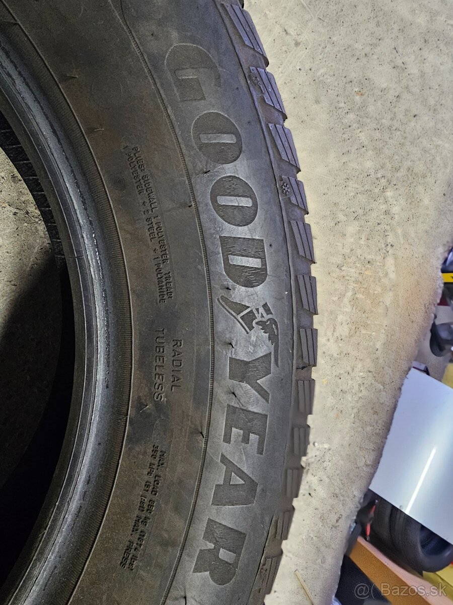 235/60R17 - 4