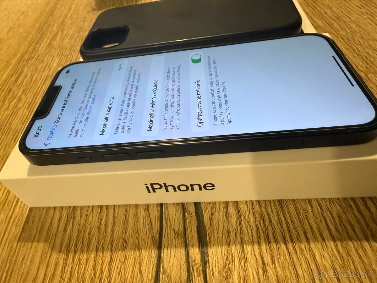 Predám iPhone 13 – 128 GB (Midnight) - 4