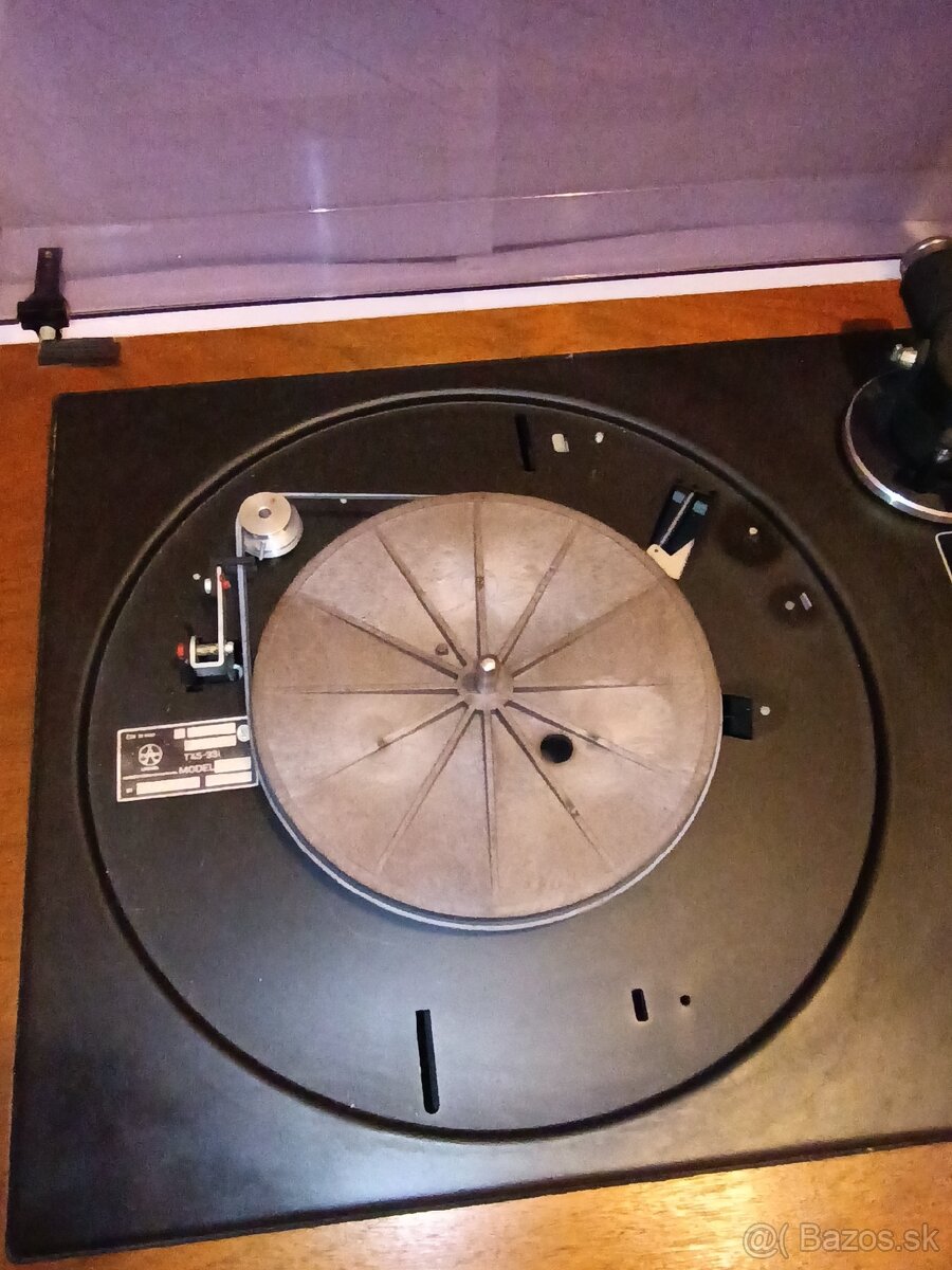 Gramofón Tesla NC420 HIGH FIDELITY TURNTABLE - 4