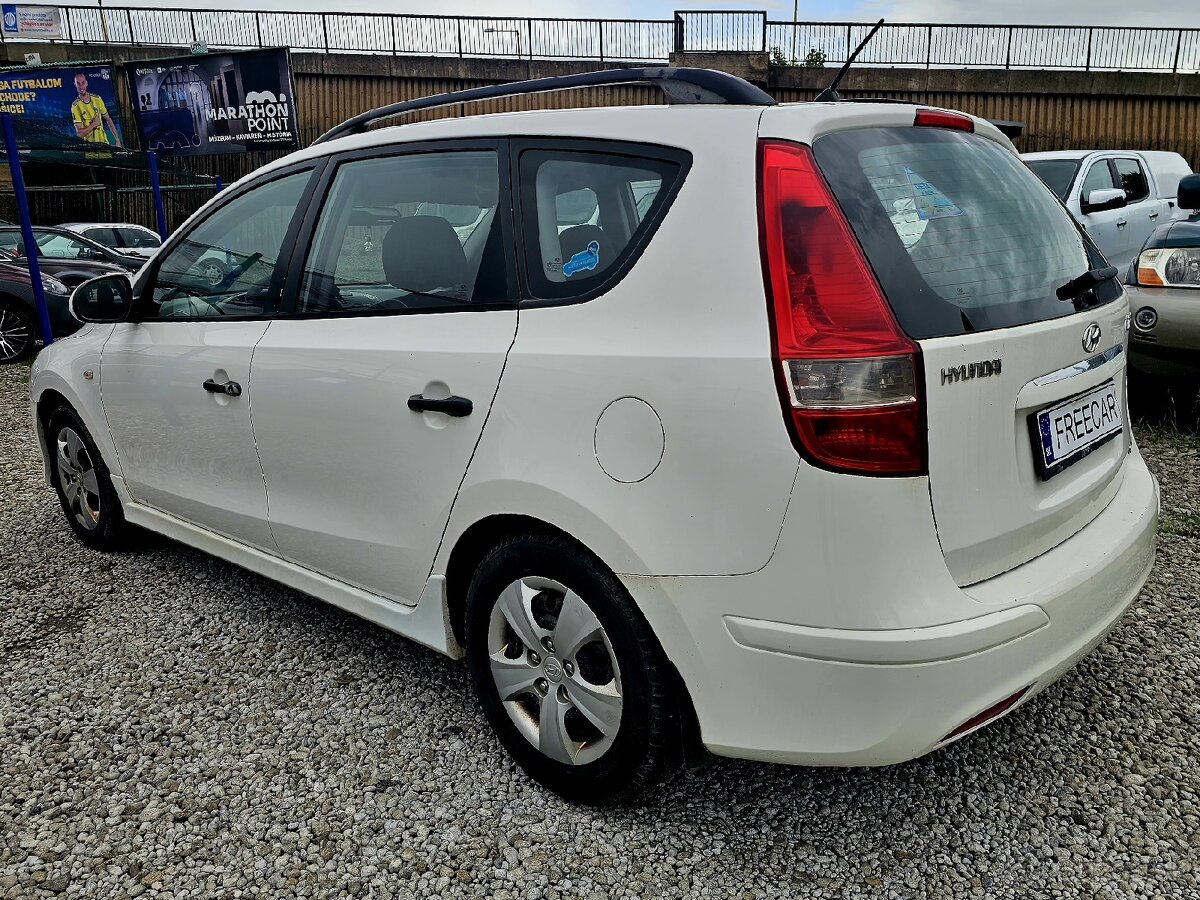 Hyundai i30 CW 1.6 CRDi VGT Classic - 4