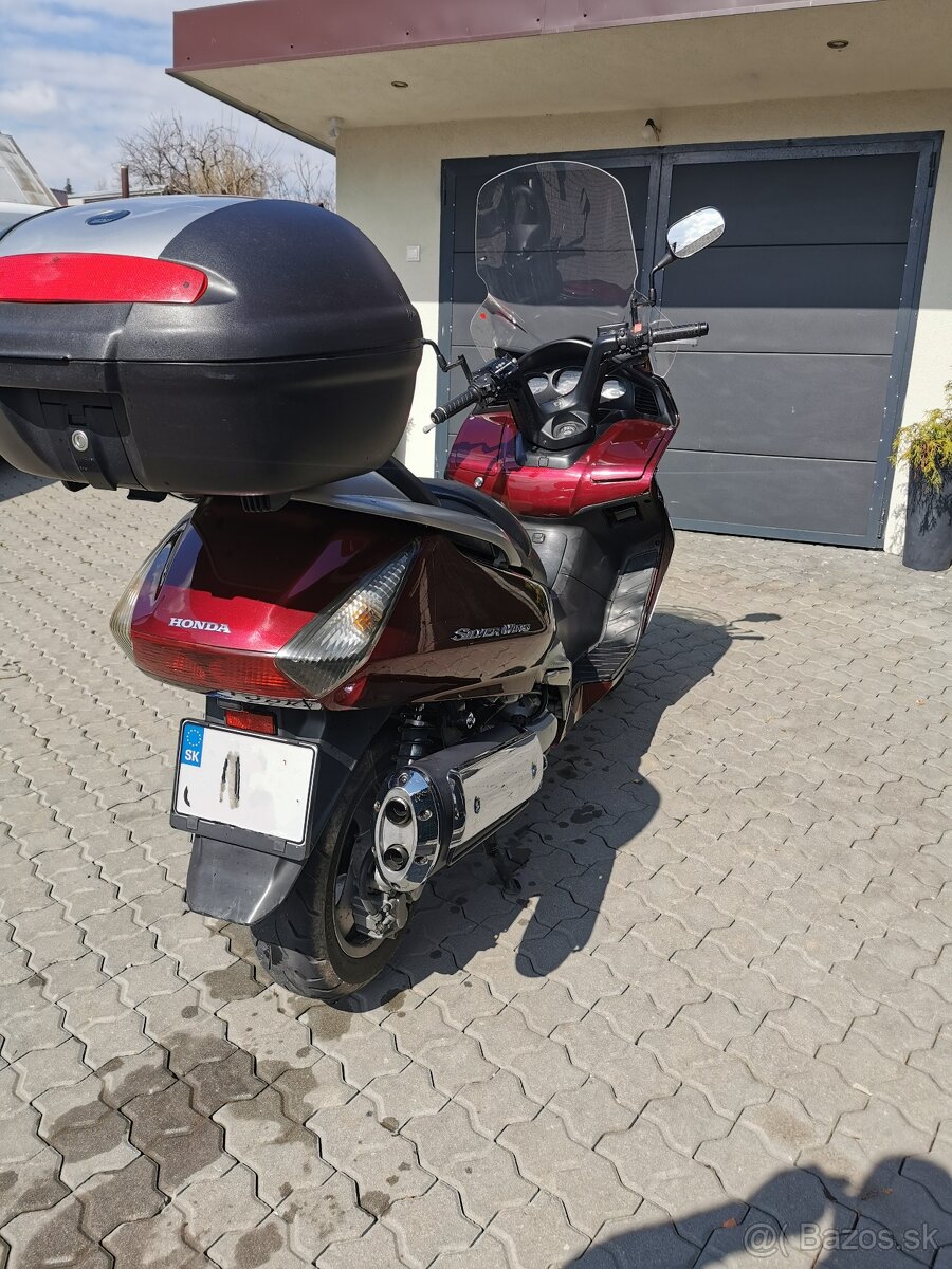 Honda SILVER WING 600 - 4