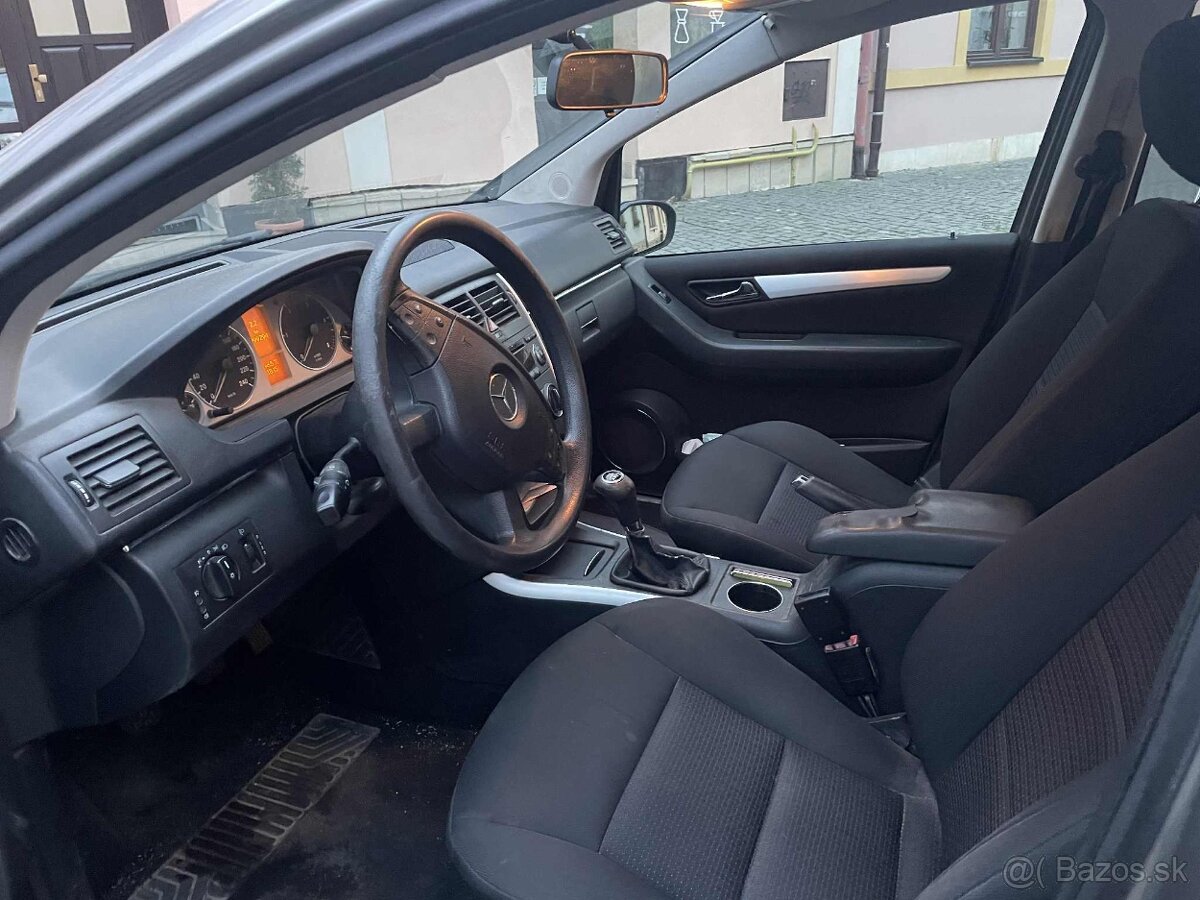 Mercedes-Benz B180 CDI - 4