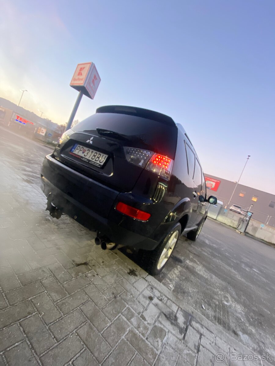 Mitsubishi Outlander - 4