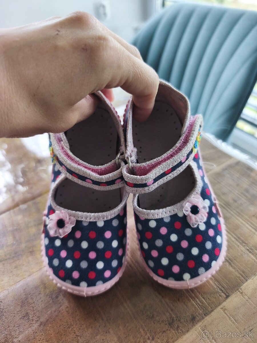 Dievčenské topánky/papučky - 4