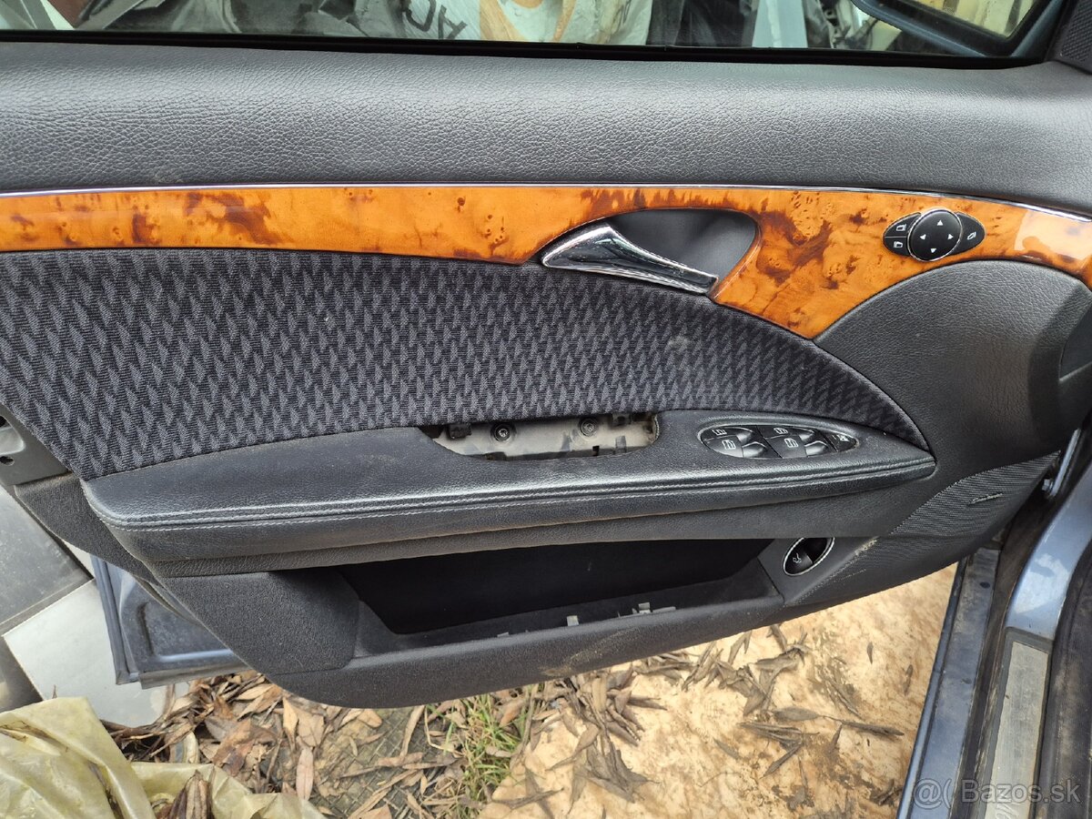 W211 interiér - 4