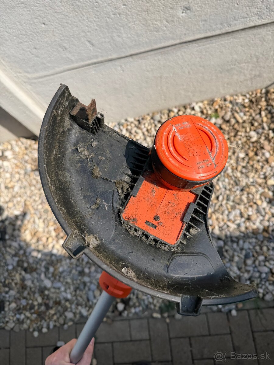 Strunová kosačka elektrická Black + Decker - 4