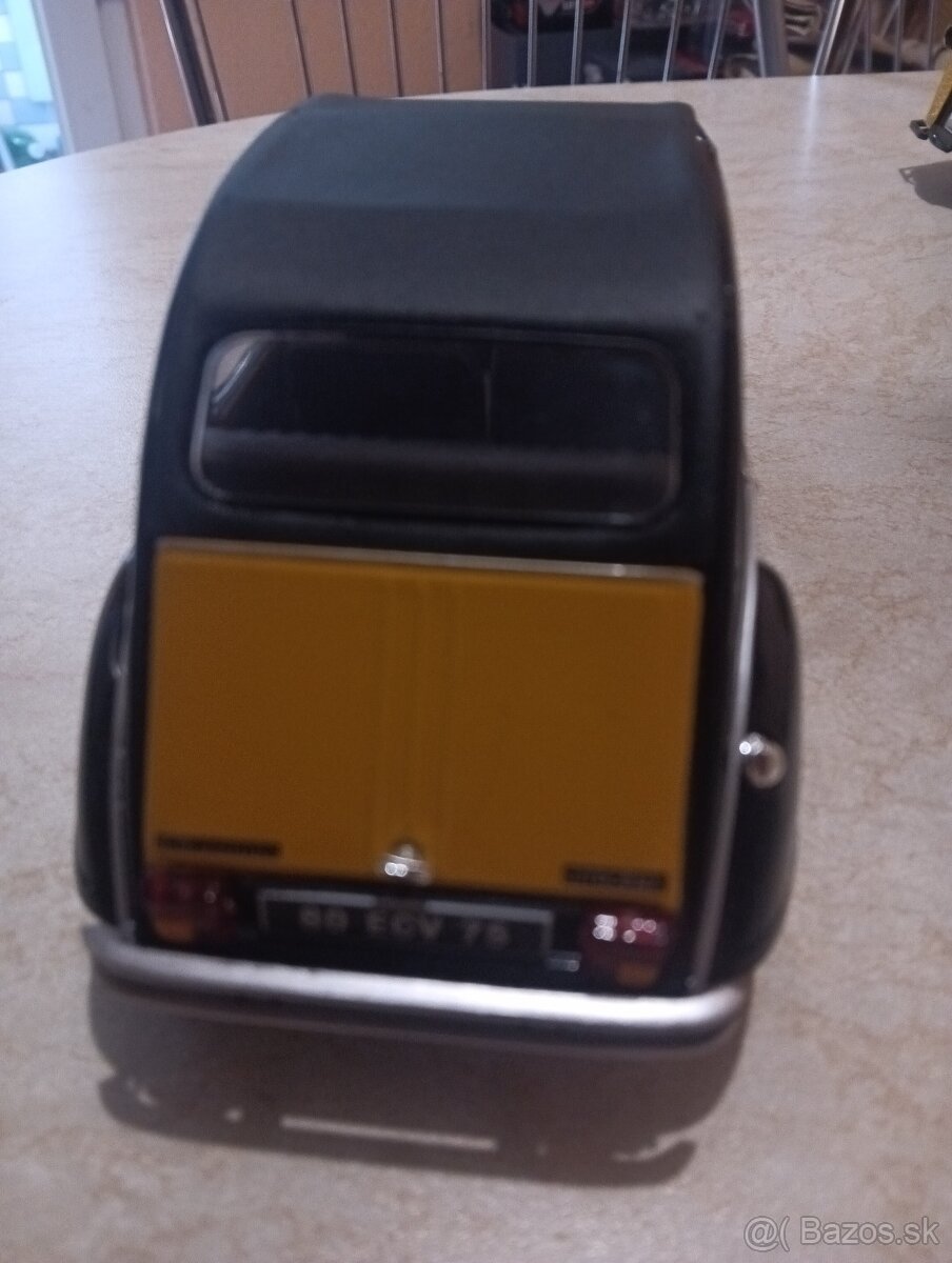 Predám Citroen 2cv 1:18 solido - 4