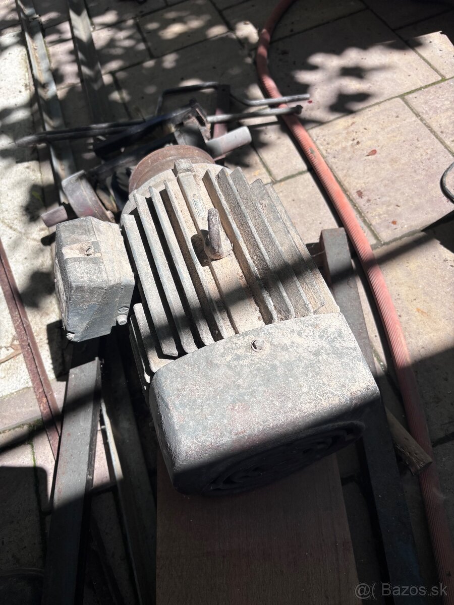 3kw motor mez mohelnice 37kg - 4