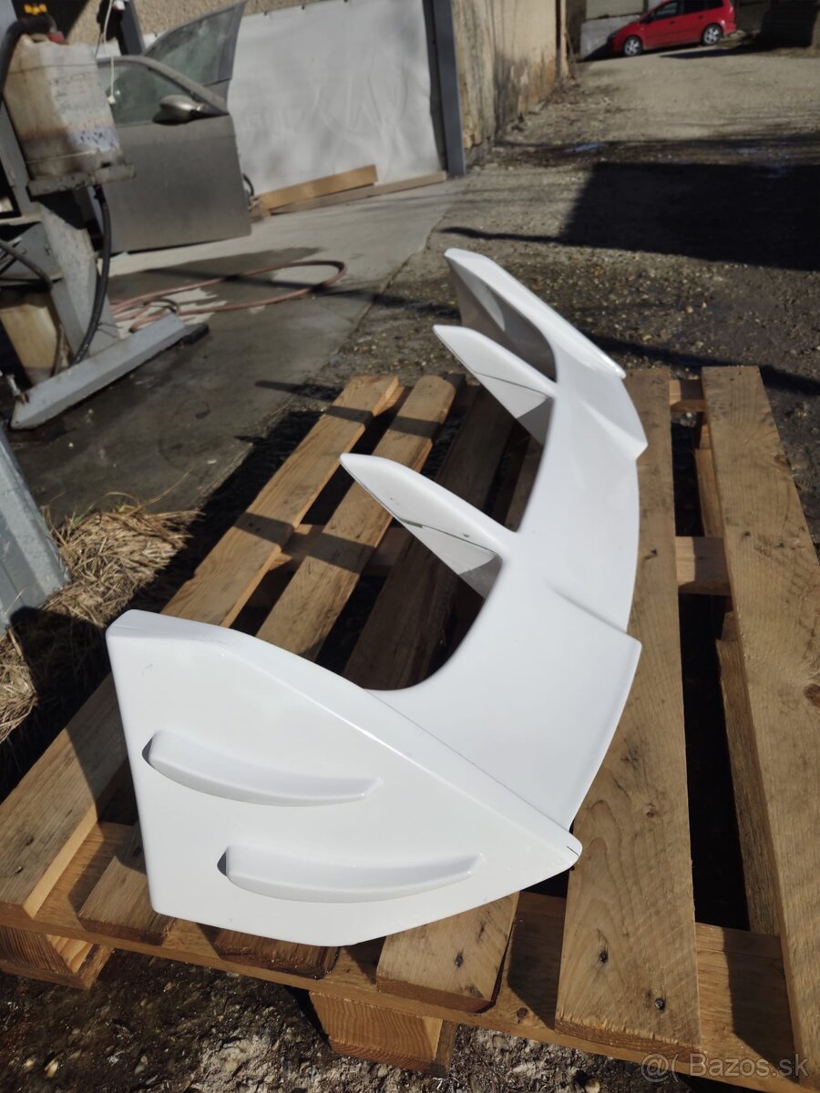 Kridlo Toyota Yaris GR - 4