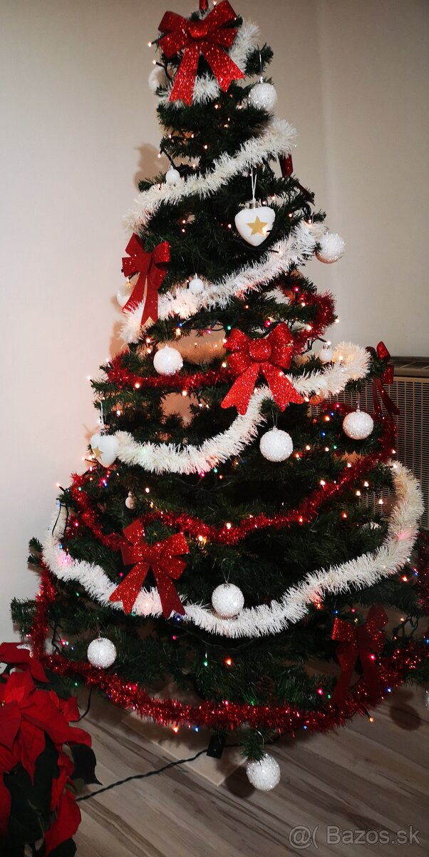 Umelý vianočný stromček - 4
