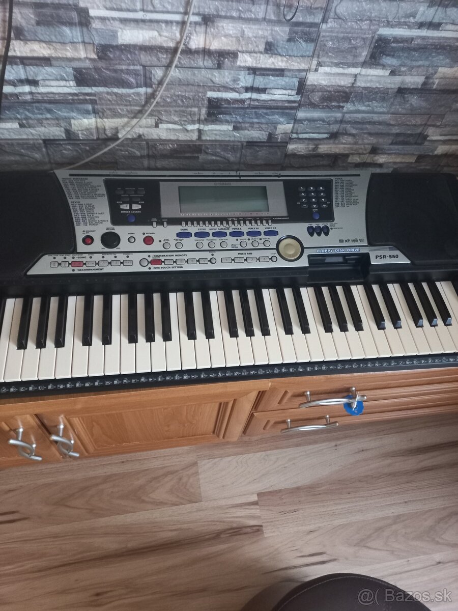 Yamaha psr 550 - 4