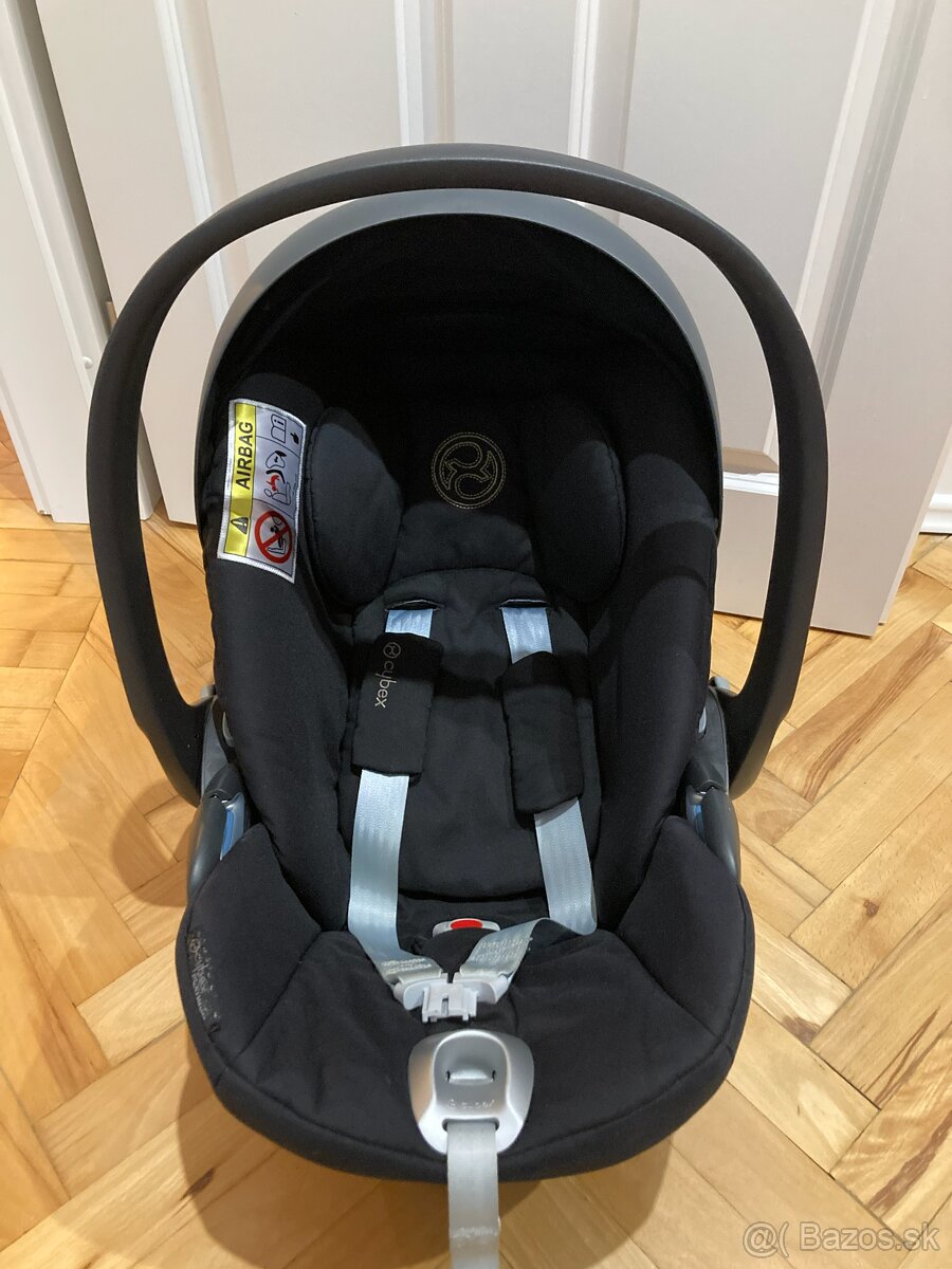 Cybex Cloud Z i-Size Deep black a Cybex Base Z - 4