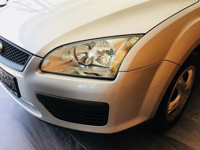 Ford FOCUS sedan 1,6 TDCI Titanium - 4