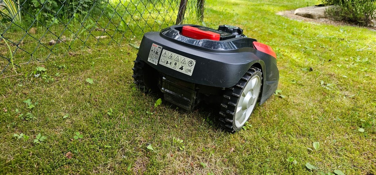 Robotická kosačka s GPS trackerom proti krádeži - 4