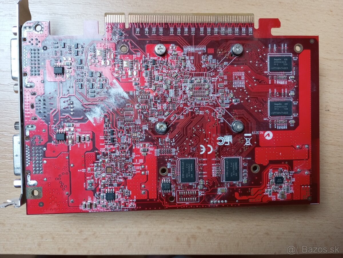 Grafické karty 2ks Asus,1ks gigabyte,1ks sapphire - 4