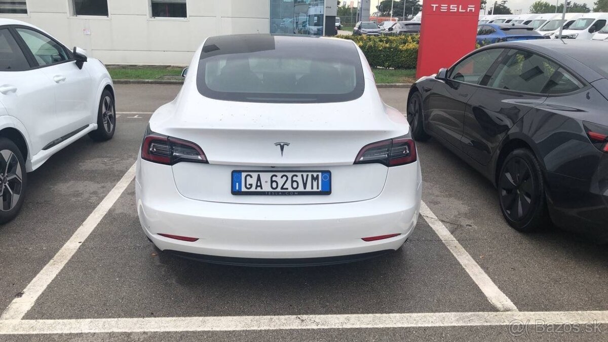 Tesla Model 3 Standard Range 2020 - 4