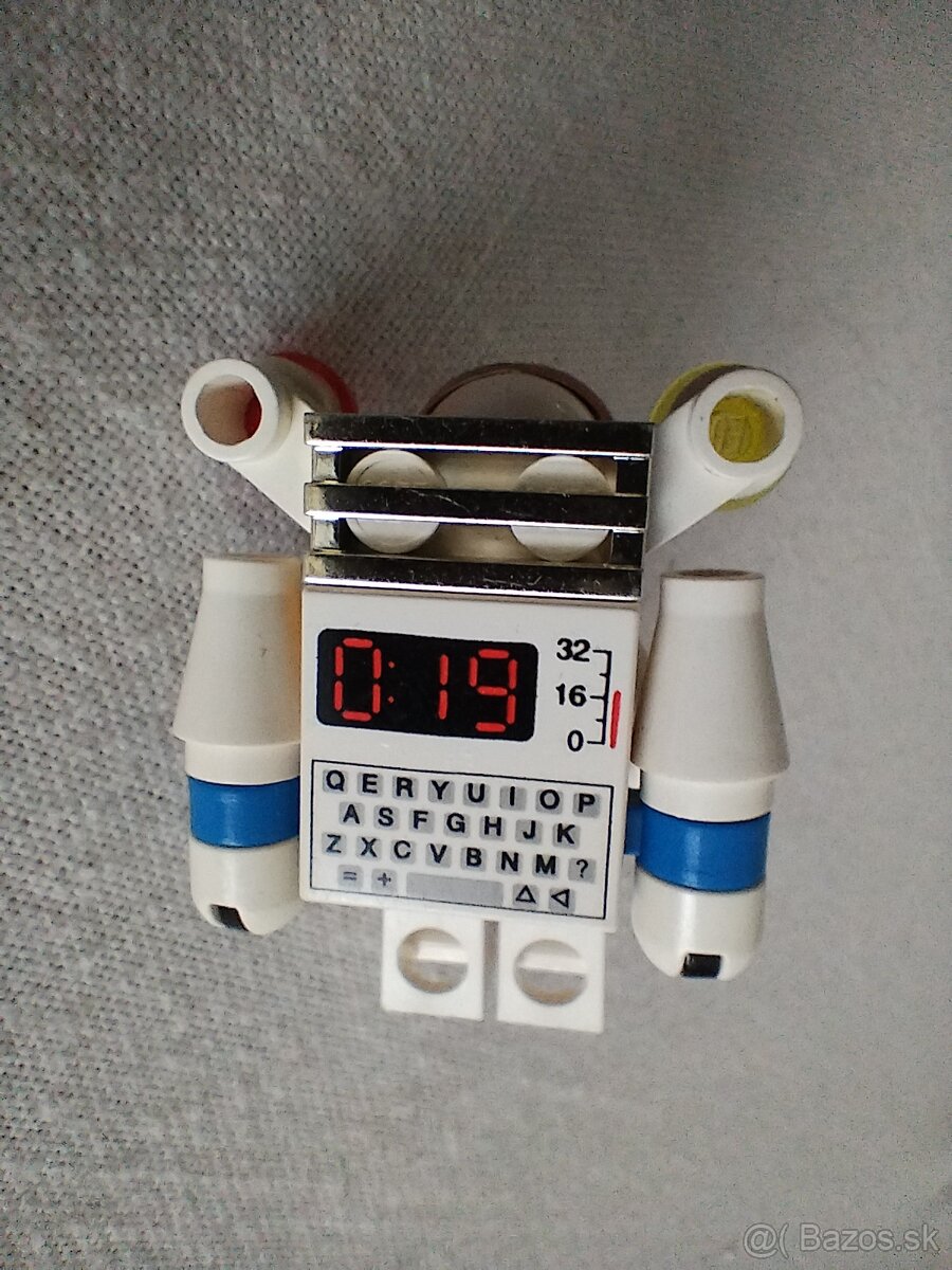 LEGO Town 6457 Astronaut Figure - 4