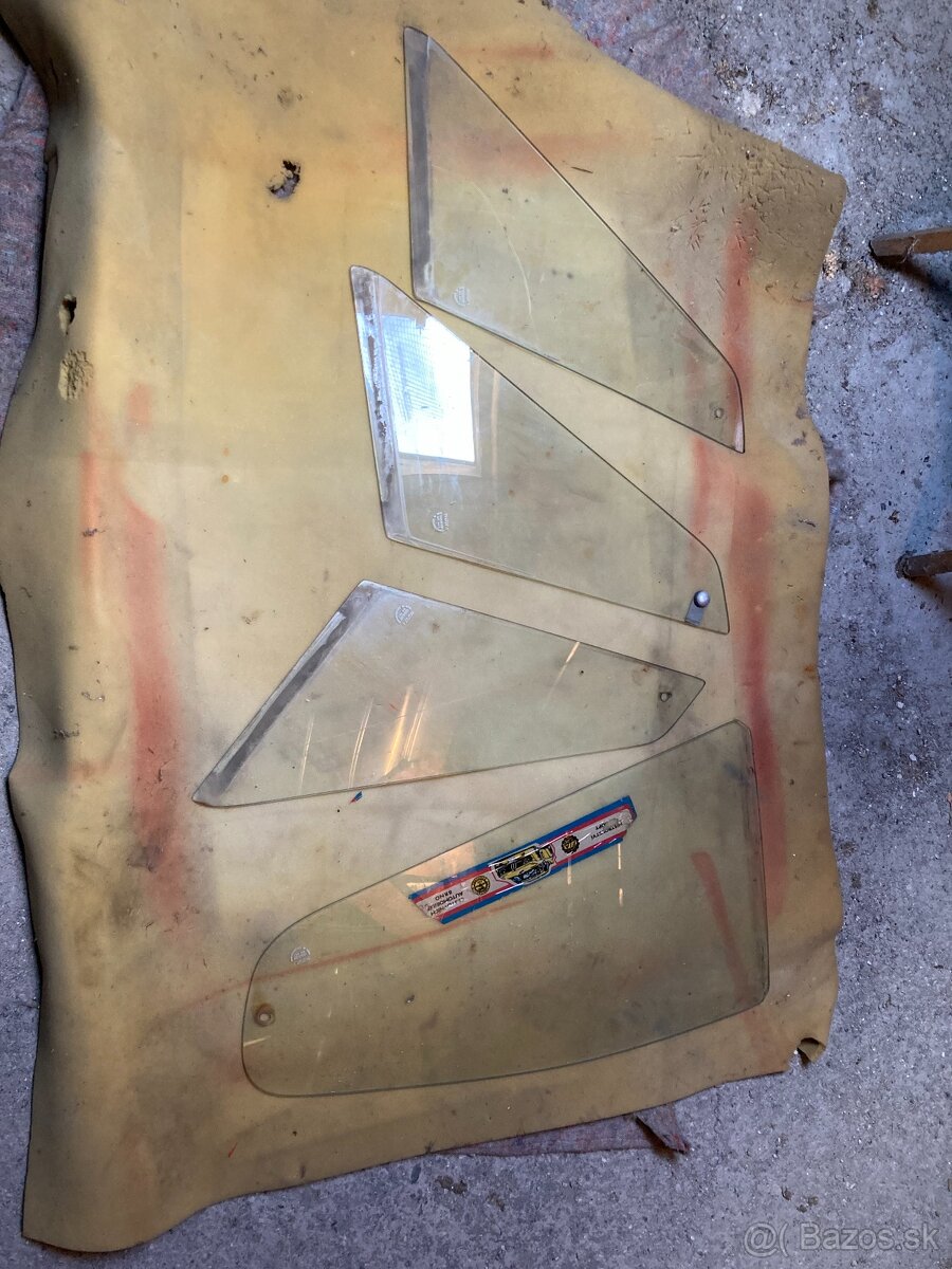 Škoda 110R predné trojuholníky - 4