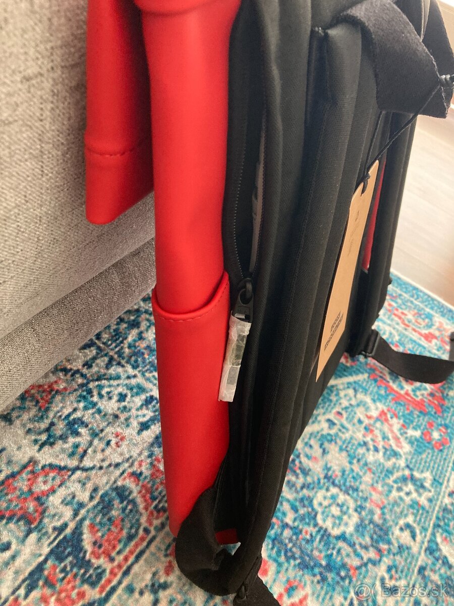 Červený ruksak - 4