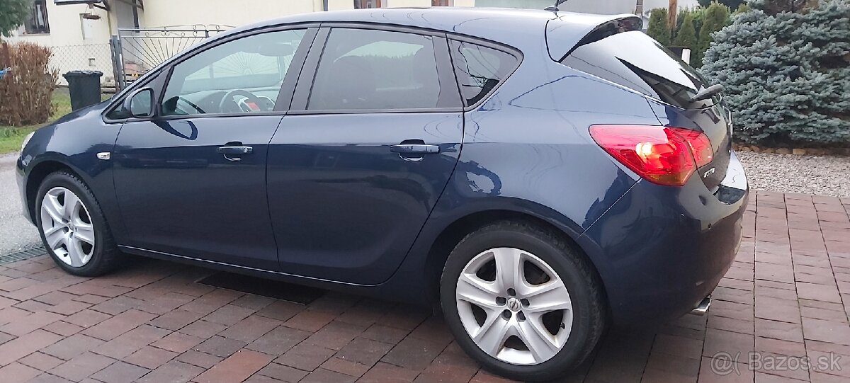 Opel Astra 1.4 Turbo - 4