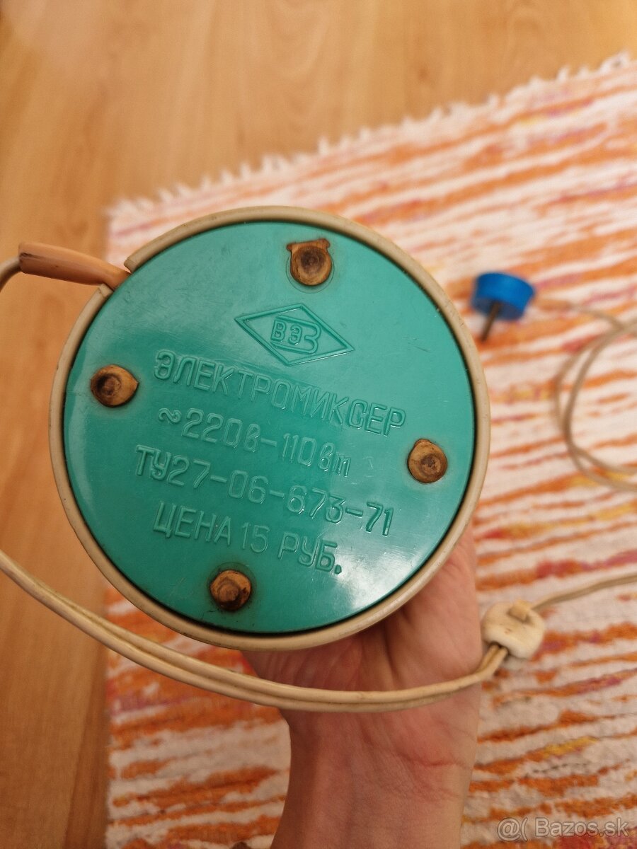 Retro, sovietsky elektricky mlyncek, mixer - 4