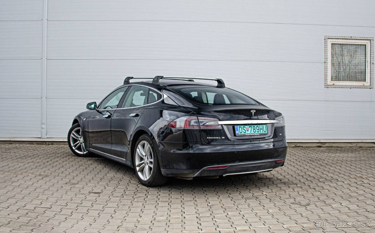 Tesla Model S 85 Free Supercharger - 4